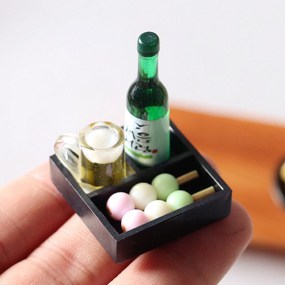 Japanese Lifestyle In Japanese - Ensemble décoratif réaliste de mini sushis,
